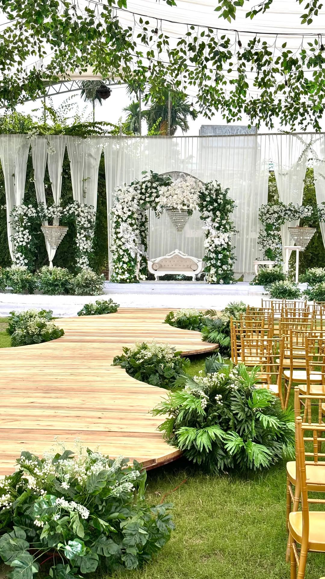 Post 9 by CM Weddings on Instagram (video)