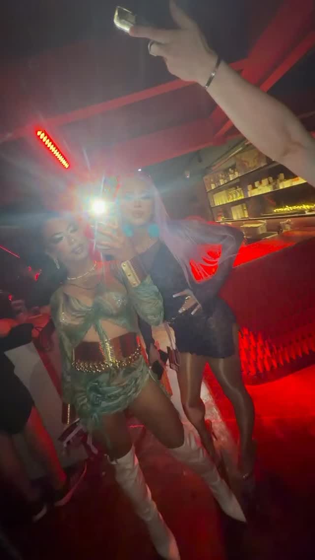 Post 6 by ViVi on Instagram (video)