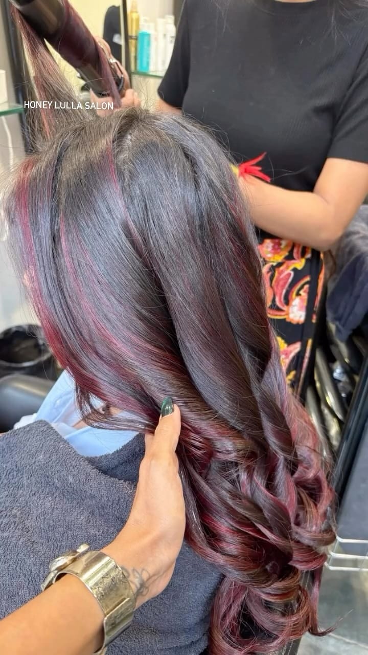 Post 10 by Honey Lulla Salon on Instagram (video)