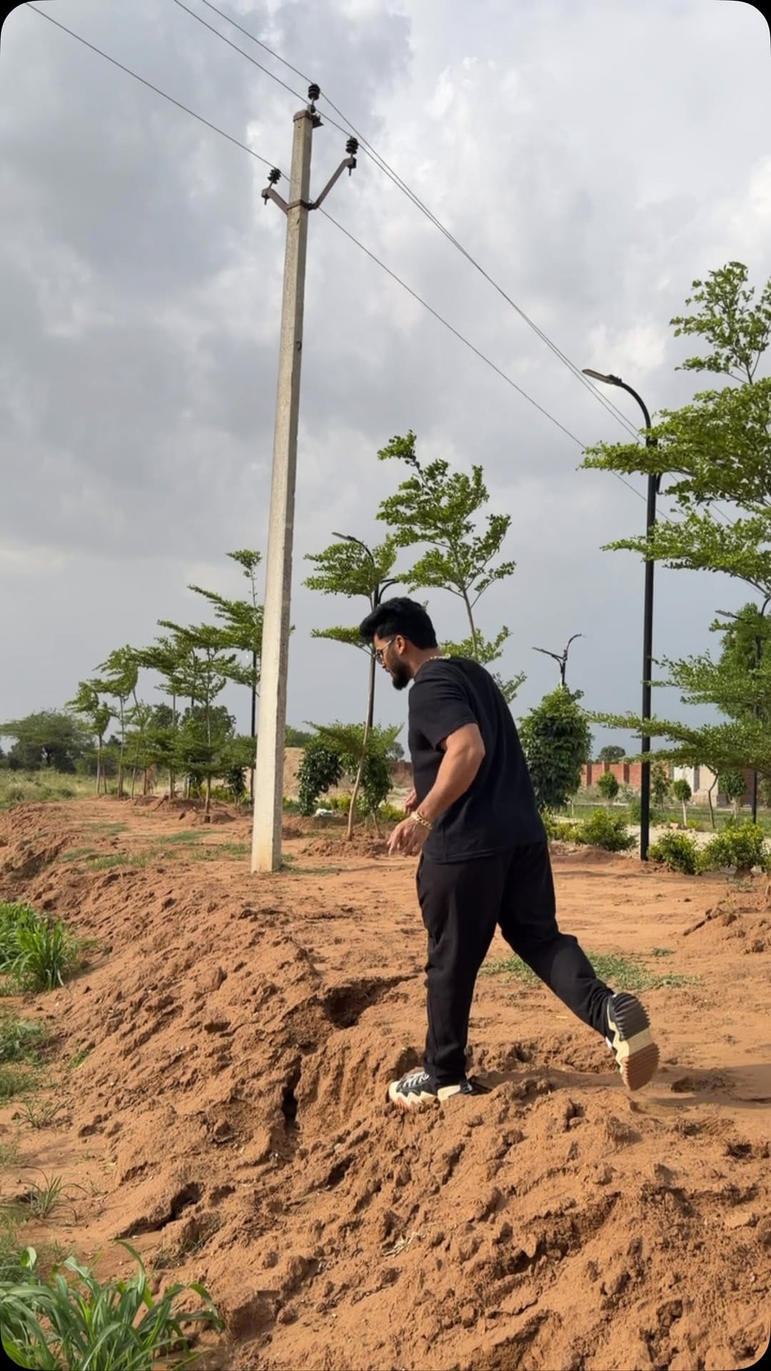 Post 5 by Pawan Sahu on Instagram (video)
