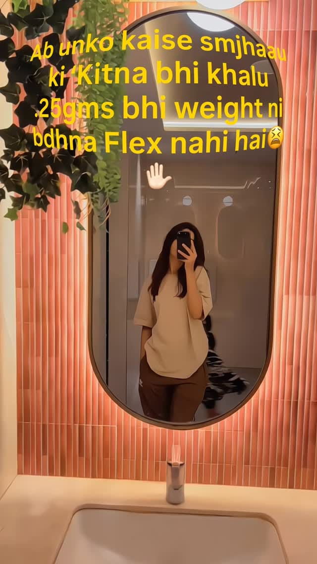 Post 5 by Saniya on Instagram (video)