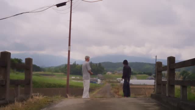 Post 6 by Hiplin on Instagram (video)