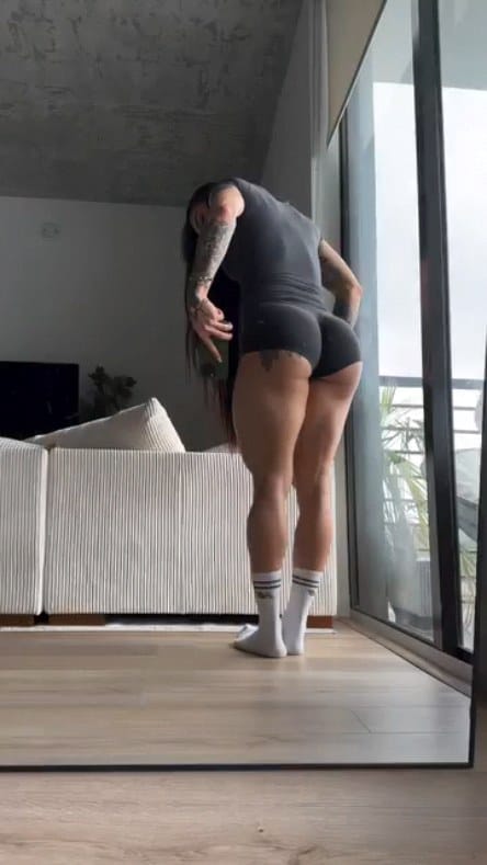 Post 3 by Home Workout 🌐 on Instagram (video)