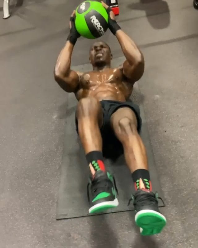 Post 9 by Home Workout 🌐 on Instagram (carousel)