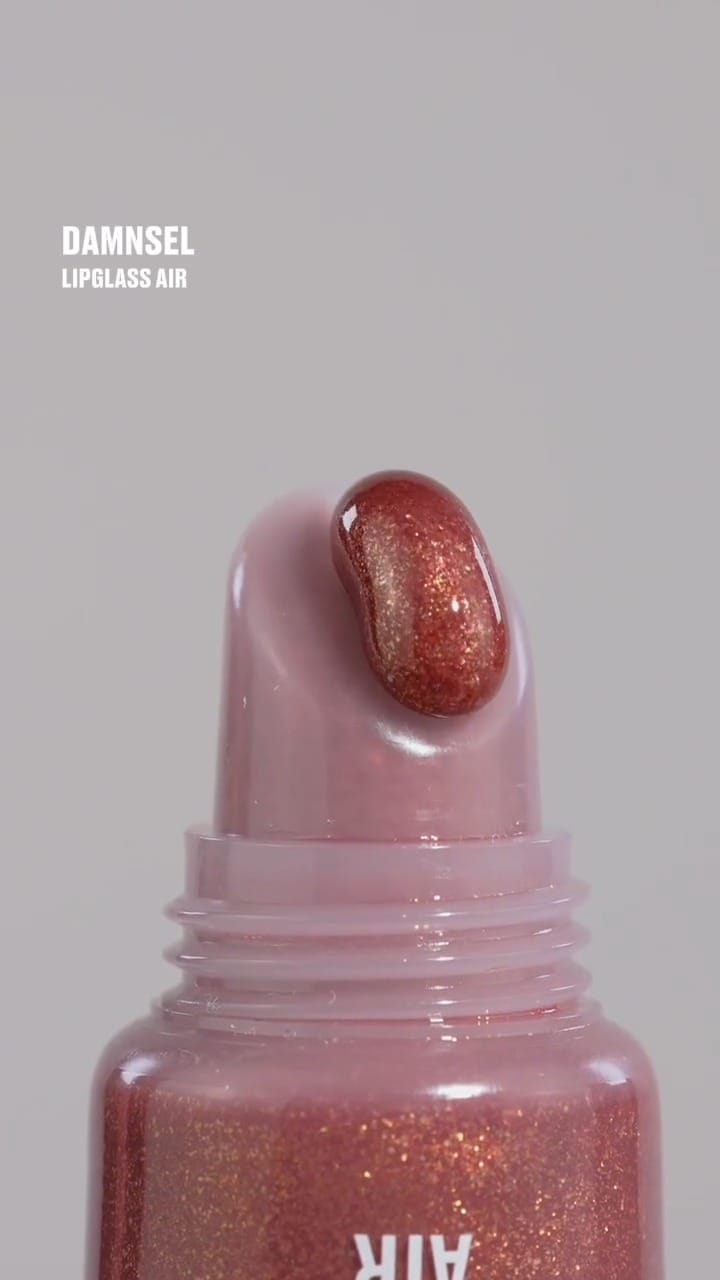 Post 8 by 𝐌·𝐀·𝐂 𝐂𝐨𝐬𝐦𝐞𝐭𝐢𝐜𝐬 𝐆𝐫𝐞𝐞𝐜𝐞 𝐌𝐚𝐫𝐤𝐞𝐭 on Instagram (video)