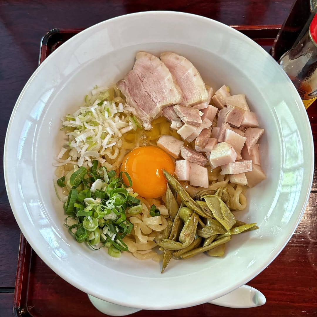 Post 9 by CHIKA🍜 大阪ラーメン・兵庫ラーメン on Instagram (carousel)
