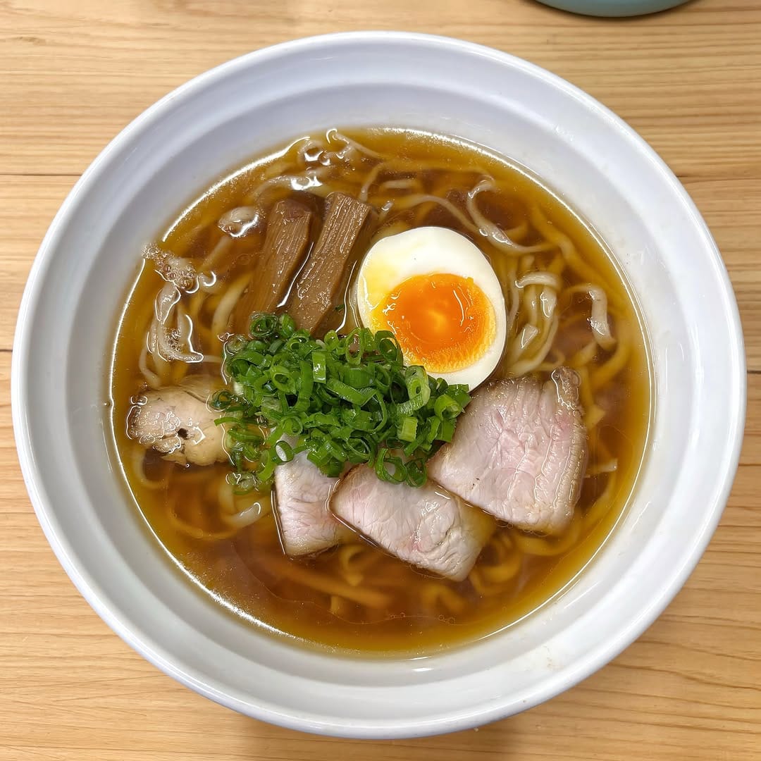 Post 8 by CHIKA🍜 大阪ラーメン・兵庫ラーメン on Instagram (carousel)