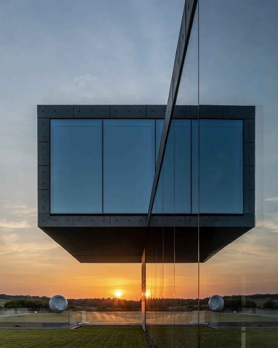 Post 5 by MAKHNO Studio on Instagram (carousel)