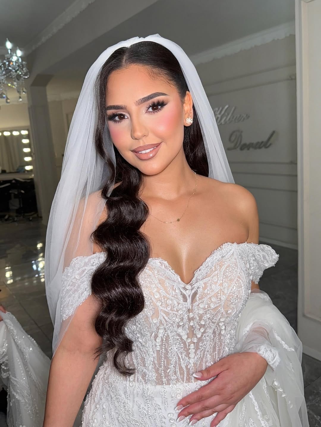 Post 6 by 𝐇𝐚𝐢𝐫&𝐌𝐚𝐤𝐞𝐮𝐩 𝐒𝐭𝐮𝐝𝐢𝐨 𝐊𝐈𝐁𝐀𝐑 𝐃𝐎𝐑𝐔𝐋 on Instagram (carousel)
