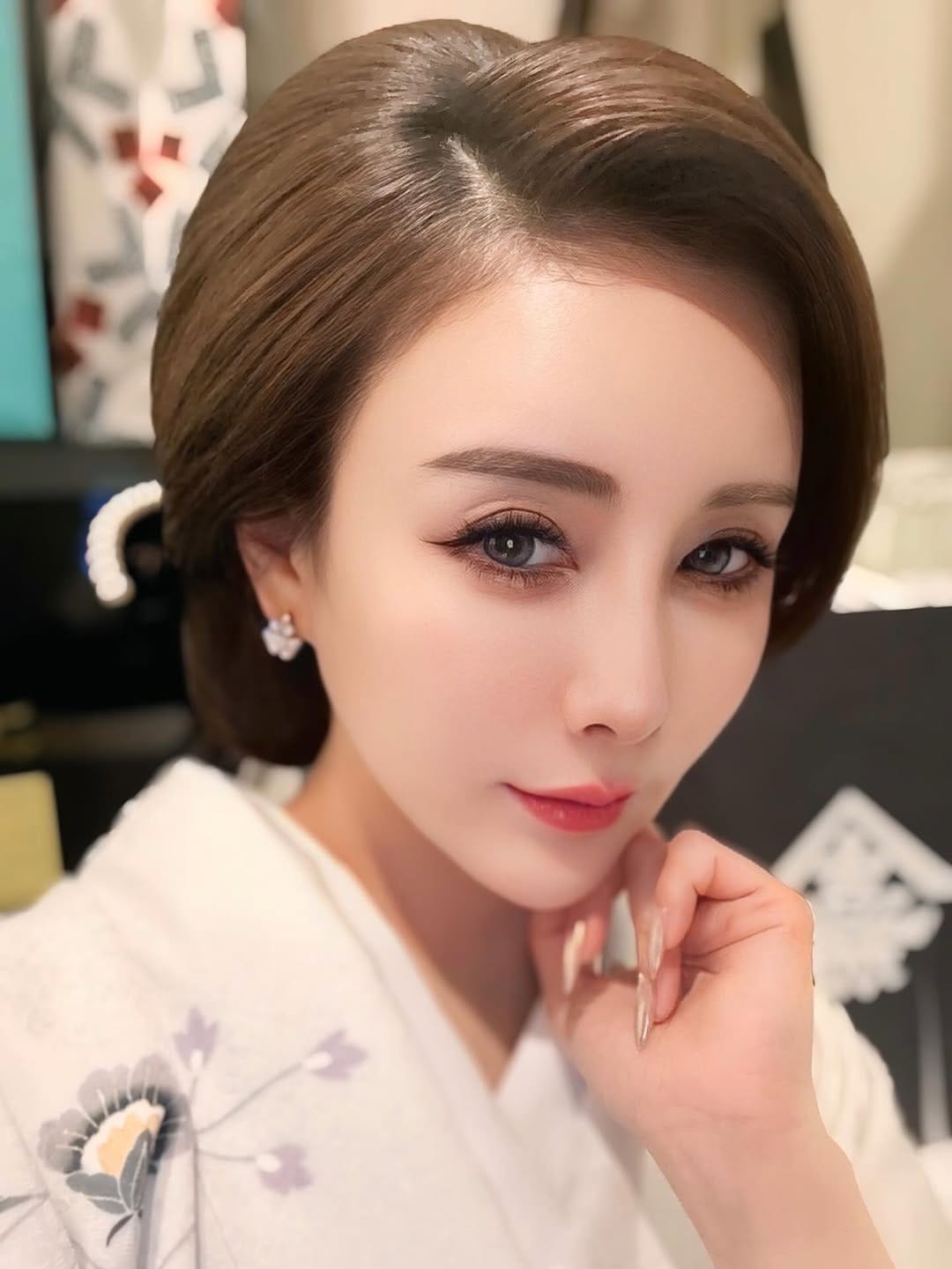 Post 4 by ami on Instagram (image)