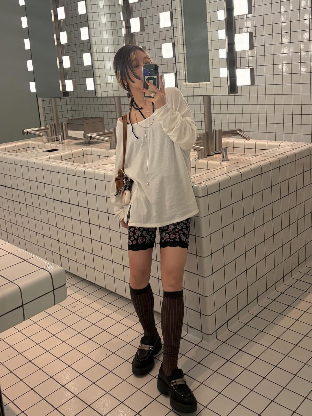 Post 10 by JURK . suzuna ローライトデザイン/ボブ on Instagram (carousel)