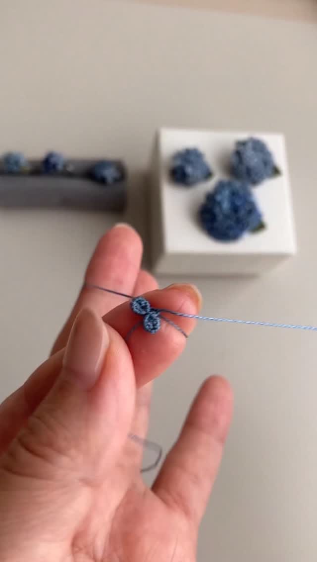 Post 2 by chiarare〖キアラーレ 〗タティングレース on Instagram (video)