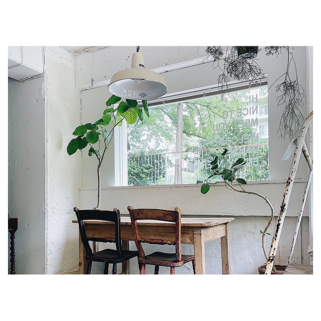 Post 9 by アンティークとヴィンテージ雑貨のお店 on Instagram (carousel)