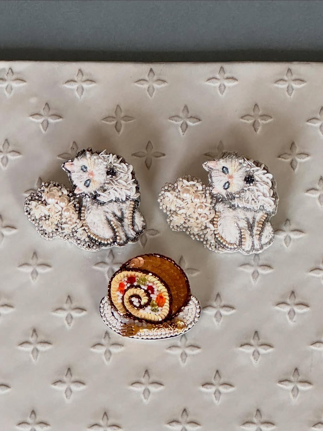 Post 3 by Jeunet | ジュネ🇯🇵オートクチュール刺繍（アリワーク） on Instagram (carousel)