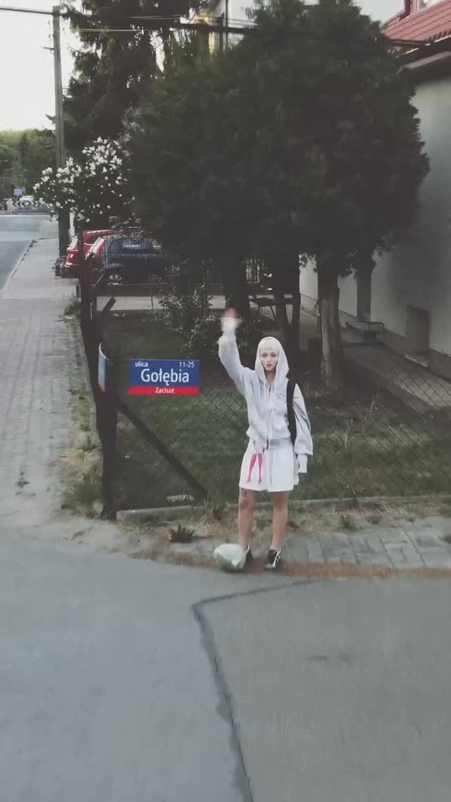 Post 4 by Kuba Więcek on Instagram (video)
