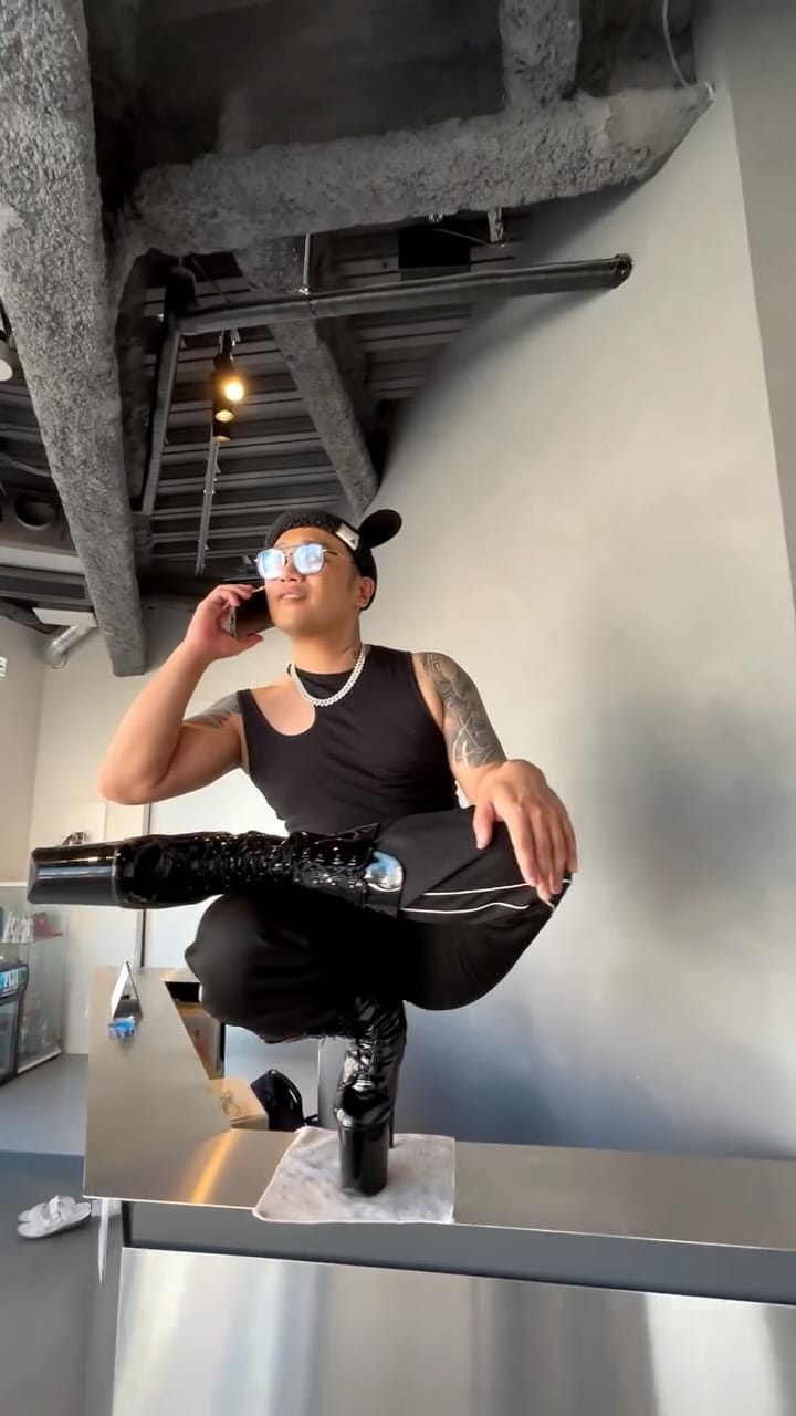 Post 7 by M͟r͟.͟K͟E͟N͟I͟T͟A͟N͟ on Instagram (video)