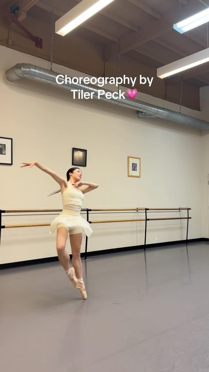 Post 1 by Saori Yamashita | Ballet Dancer on Instagram (video)