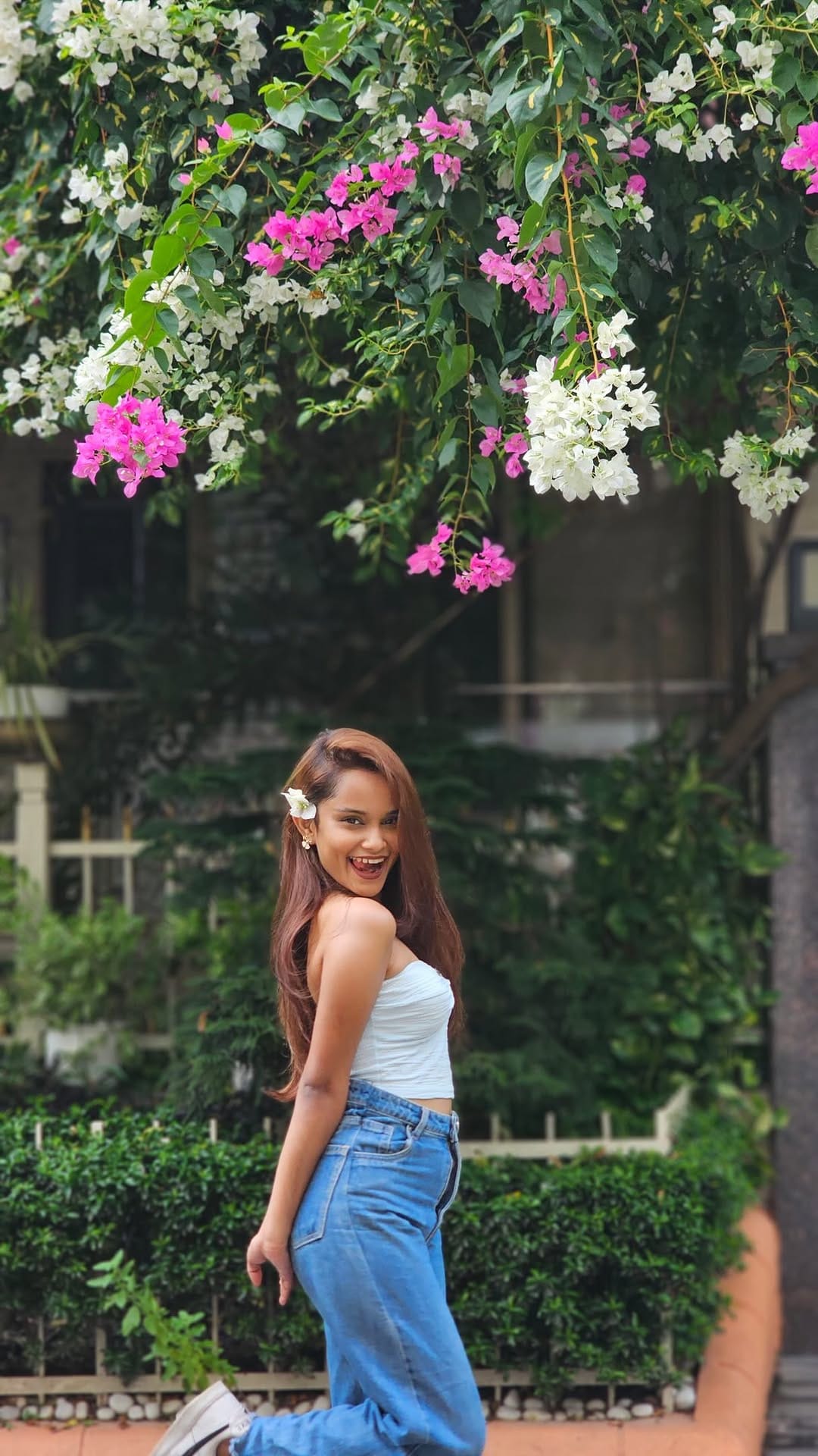Post 8 by Hritika on Instagram (video)