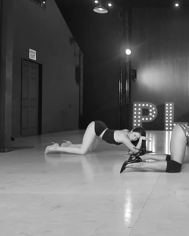 Post 2 by Shiori Murayama on Instagram (video)