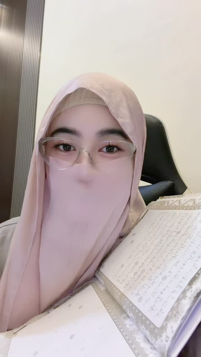 Post 3 by MIRACAHAYA REAL 🫆 on Instagram (video)