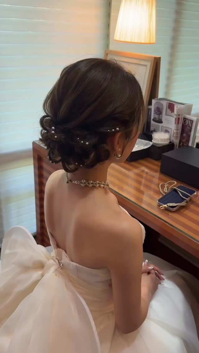 Post 1 by 藤原　愛✴︎hair arrange ヘアアレンジ on Instagram (video)
