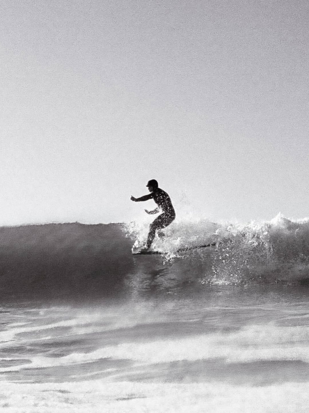 Post 7 by Surfing Fede 🟡 Longboard Surfing on Instagram (image)