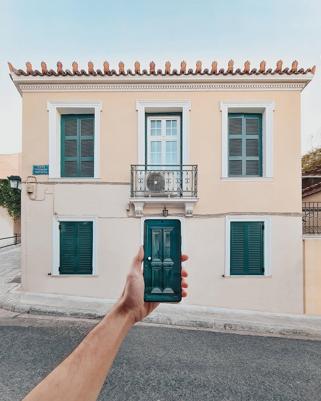 Post 9 by Bill Thanopoulos on Instagram (image)