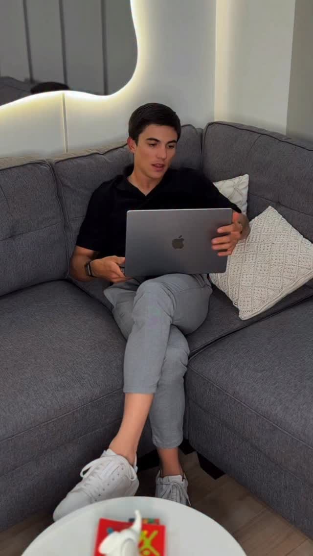 Post 7 by Nicolás Gómez on Instagram (video)