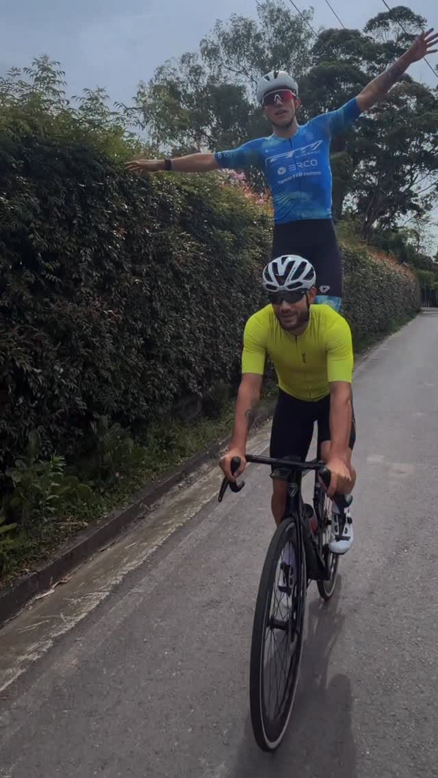 Post 2 by Nicolás Gómez on Instagram (video)