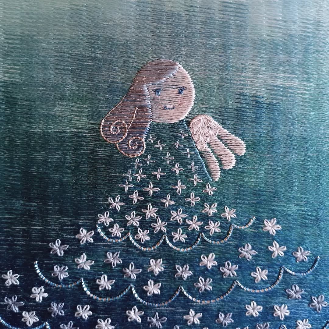 Post 5 by mari nakaya on Instagram (image)