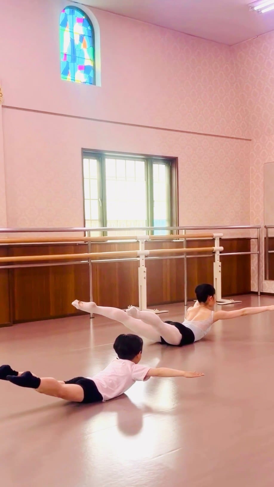 Post 2 by CDO BALLET【心と身体の基盤づくり】 on Instagram (video)