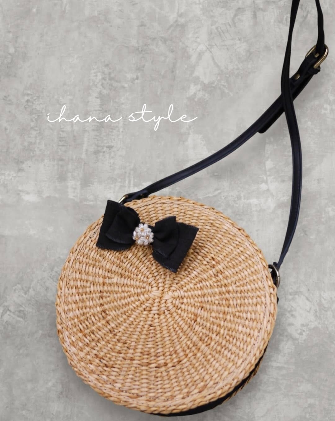 Post 7 by 煌めく刺繍糸のアクセサリー ihana style on Instagram (carousel)