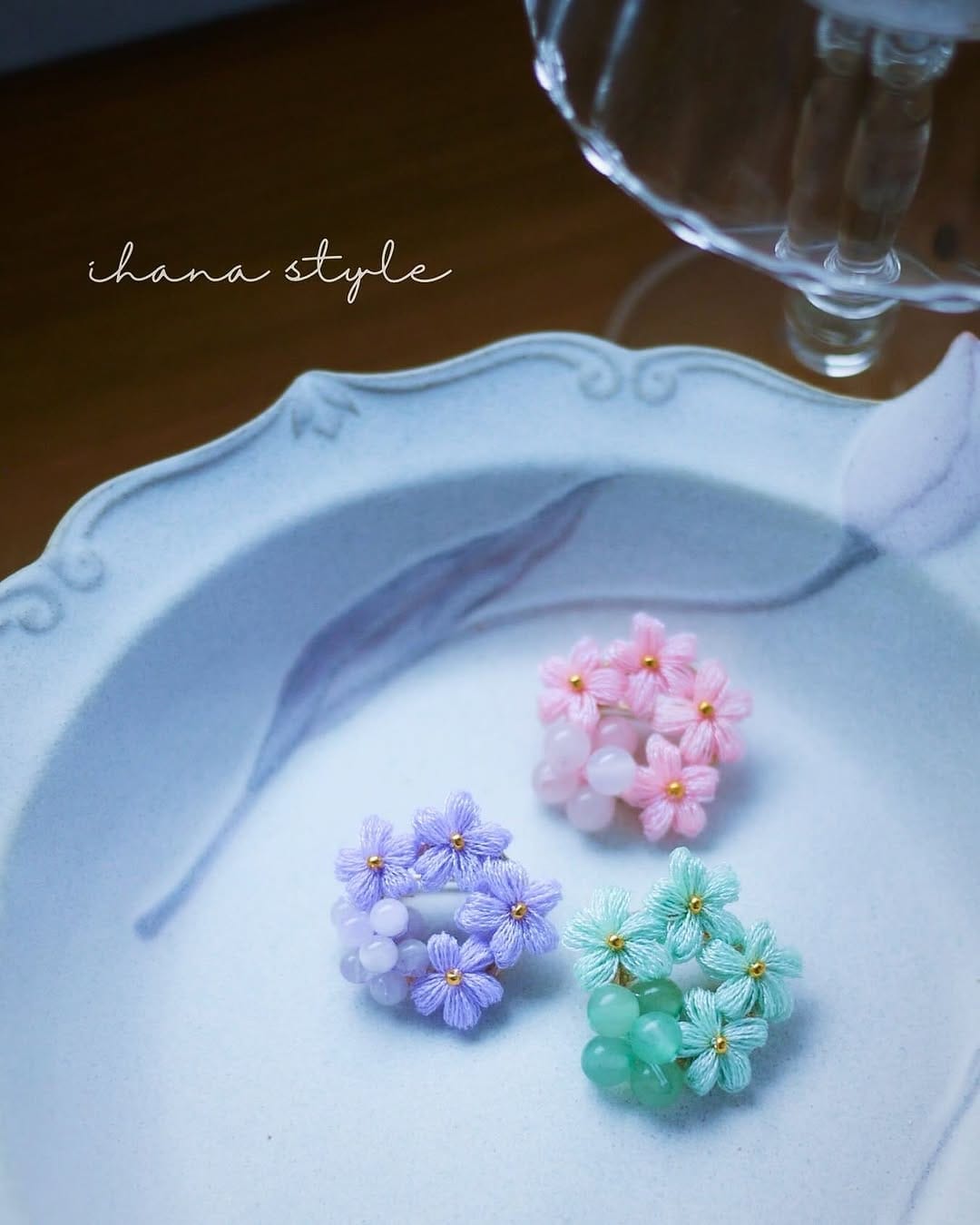 Post 6 by 煌めく刺繍糸のアクセサリー ihana style on Instagram (image)