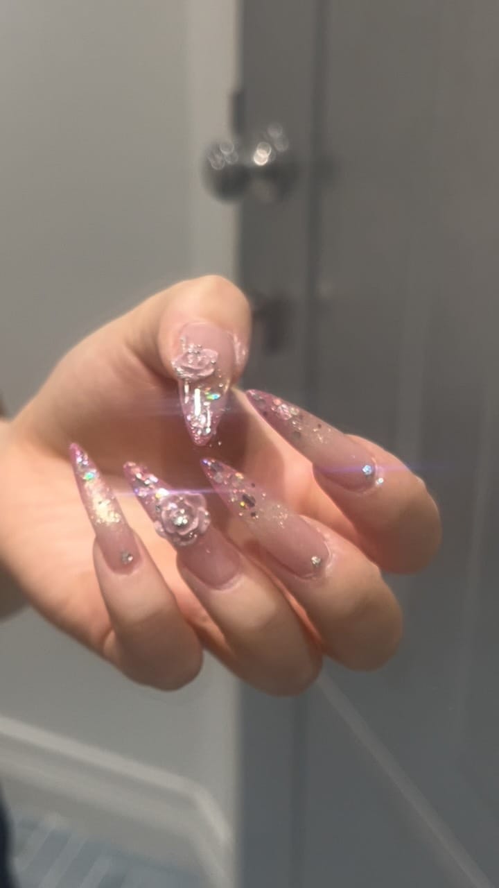 Post 7 by ♡⃛.*ﾟRECOPe nail .⋆♡⃛ girly ♡⃛ vintage ♡⃛ kirakira ♡⃛ on Instagram (video)