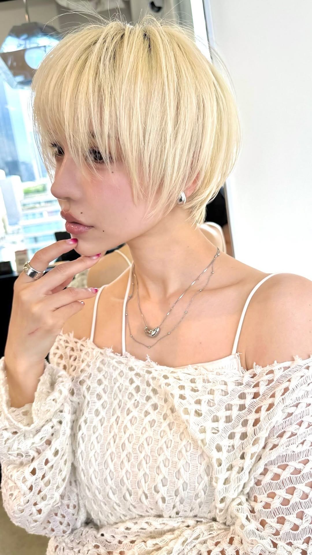 Post 6 by ショートヘアの天才𝐍𝐀𝐆𝐈🏅【大阪･心斎橋/東京･表参道】生え癖似合わせショート･ボブ･レイヤー/水素髪質改善/心斎橋美容室 on Instagram (video)