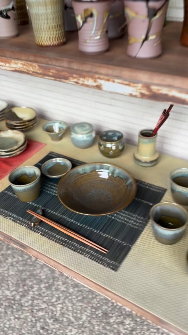 Post 4 by 小代焼たけみや窯 | 国指定伝統的工芸品 | 熊本 on Instagram (video)