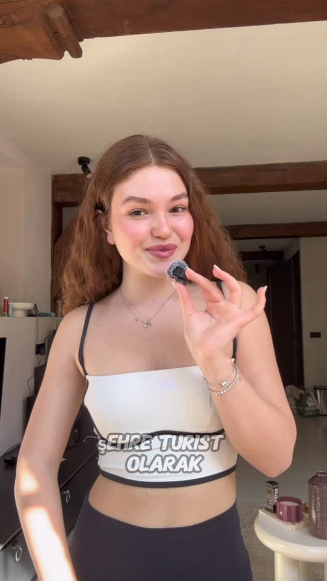 Post 8 by Melis Vural on Instagram (video)