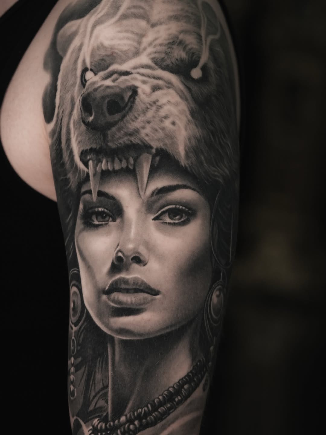 Post 3 by HIRAM CASAS on Instagram (carousel)