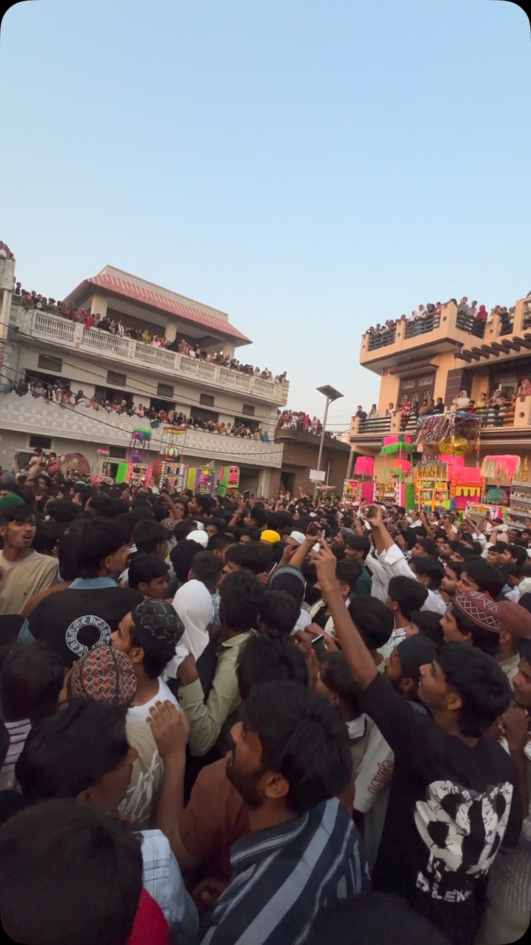 Post 5 by SAMEER KHAN on Instagram (video)