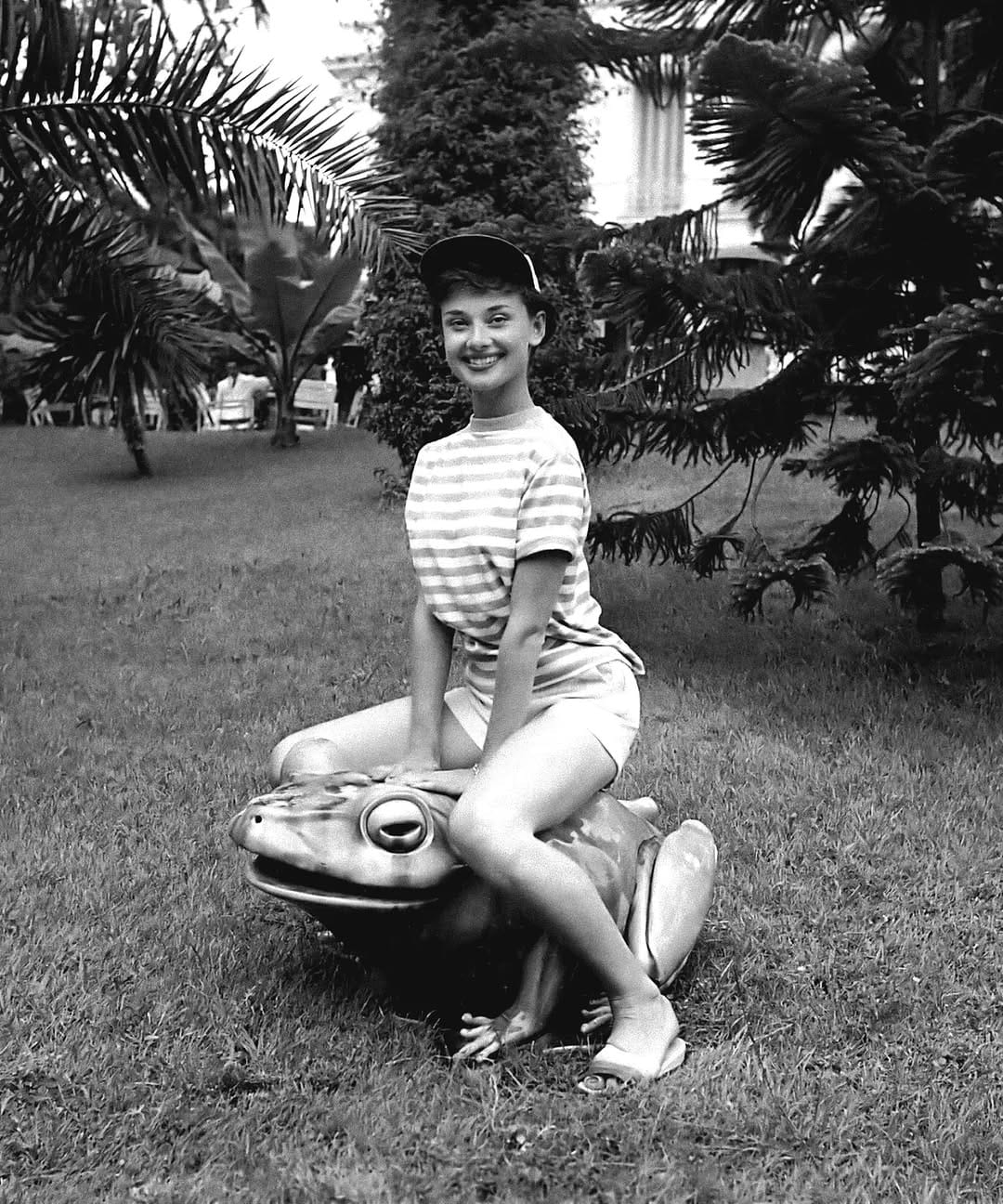 Post 9 by audrey hepburn fanpage on Instagram (carousel)