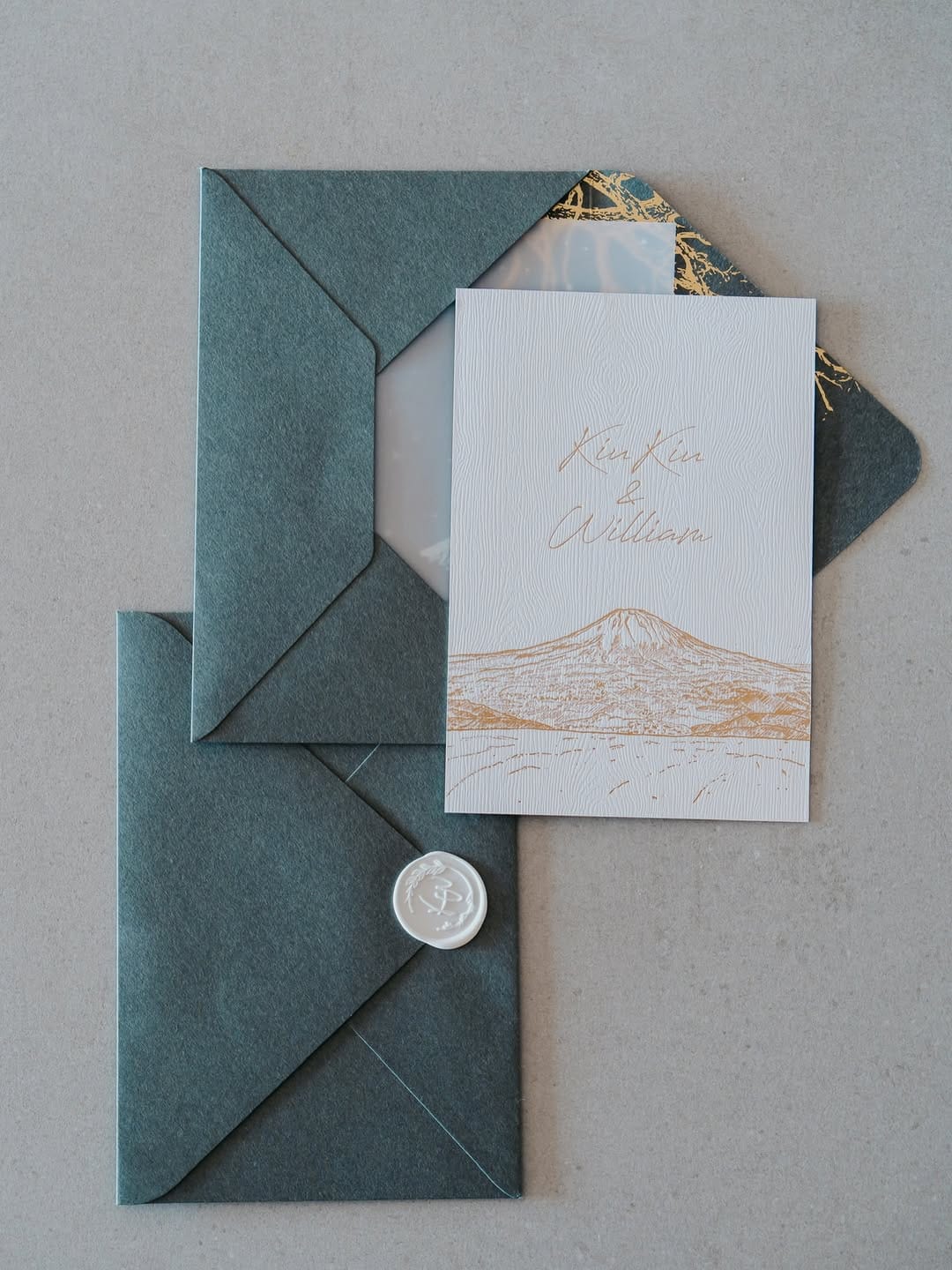 Post 8 by LANDRESS WEDDING on Instagram (carousel)