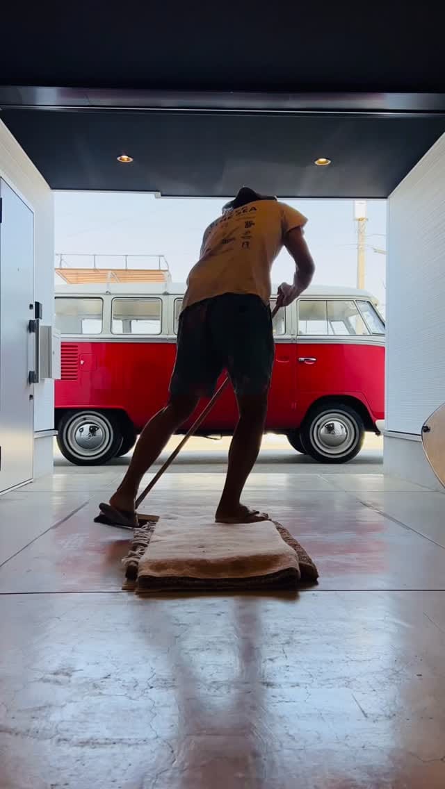Post 10 by PhotoBus Japan on Instagram (video)