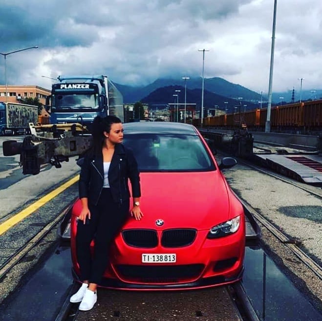 Post 3 by 💪BMW GIRLS💪 on Instagram (image)
