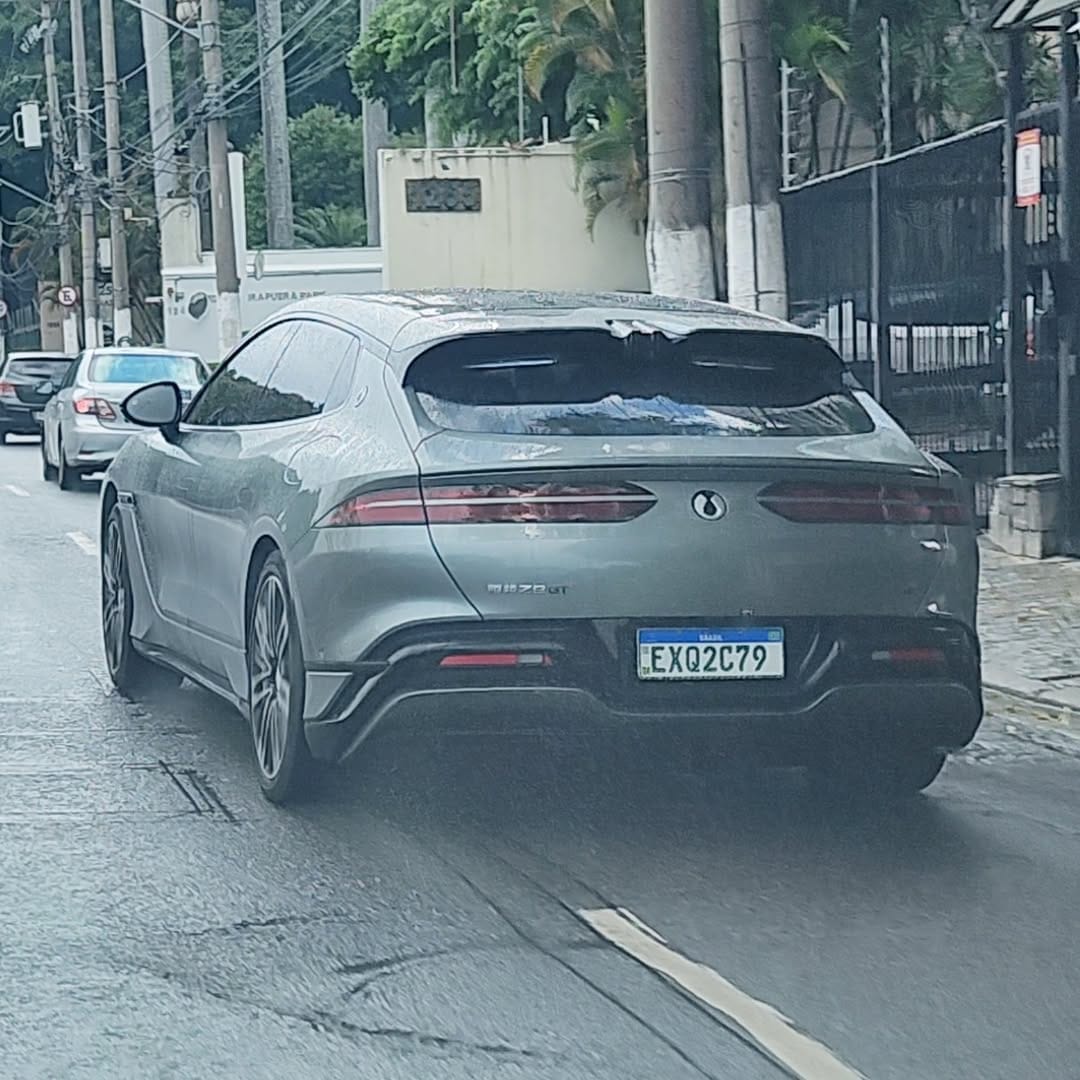 Post 2 by Placa dos Carros on Instagram (carousel)