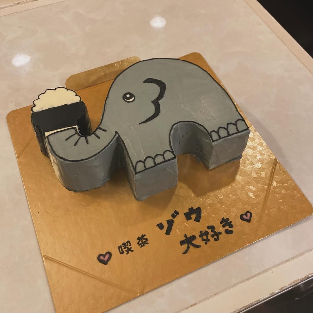 Post 2 by 喫茶ゾウ on Instagram (image)