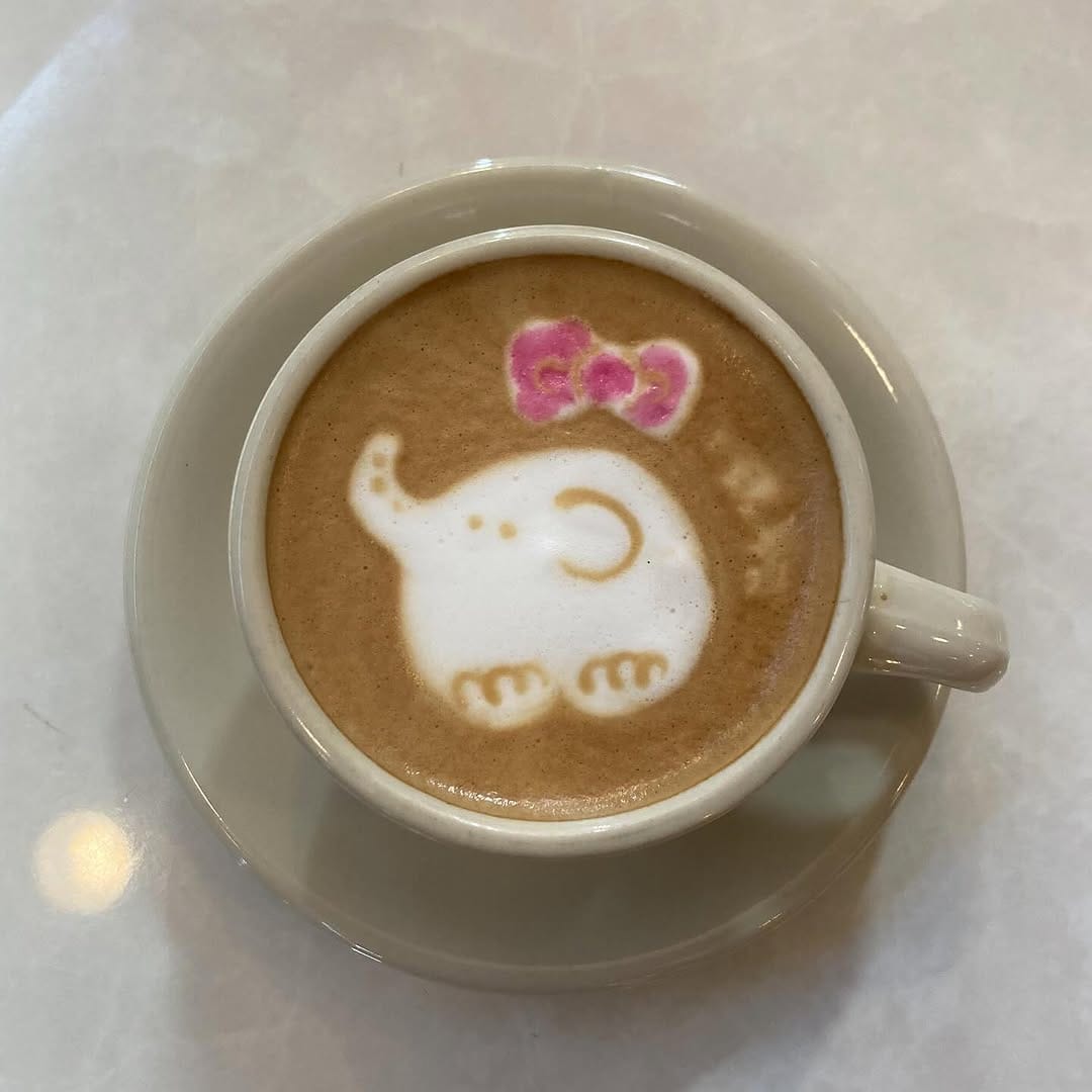 Post 5 by 喫茶ゾウ on Instagram (image)