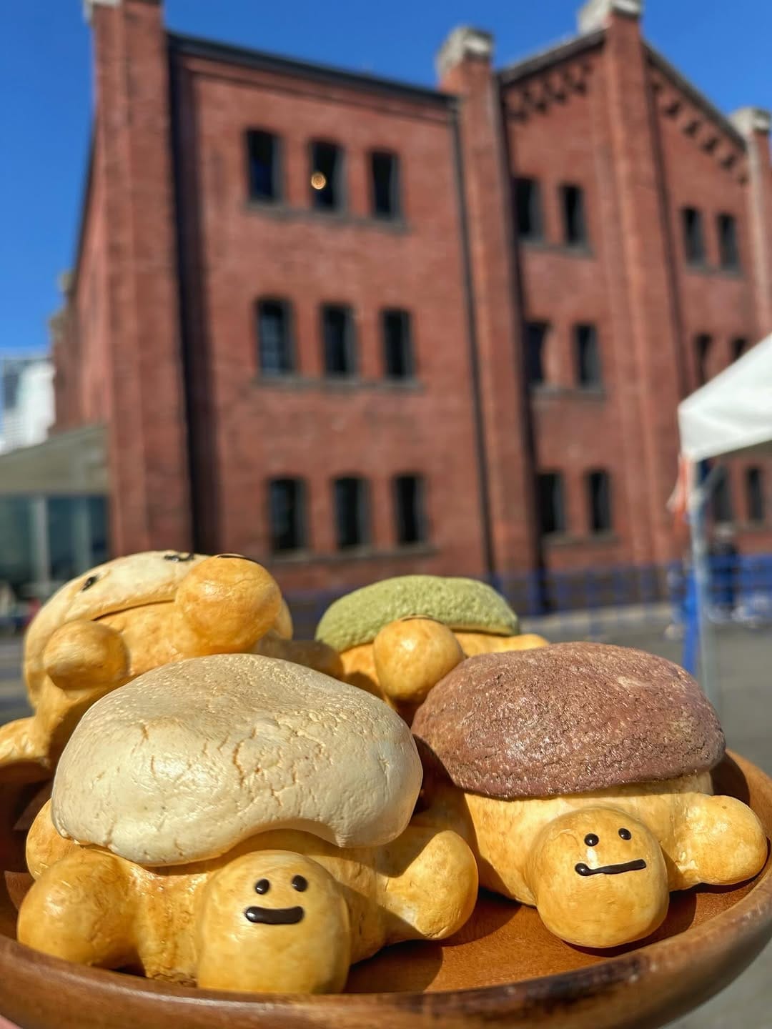 Post 8 by 古民家ベーカリー&カフェ　　　メロンじいさん on Instagram (carousel)