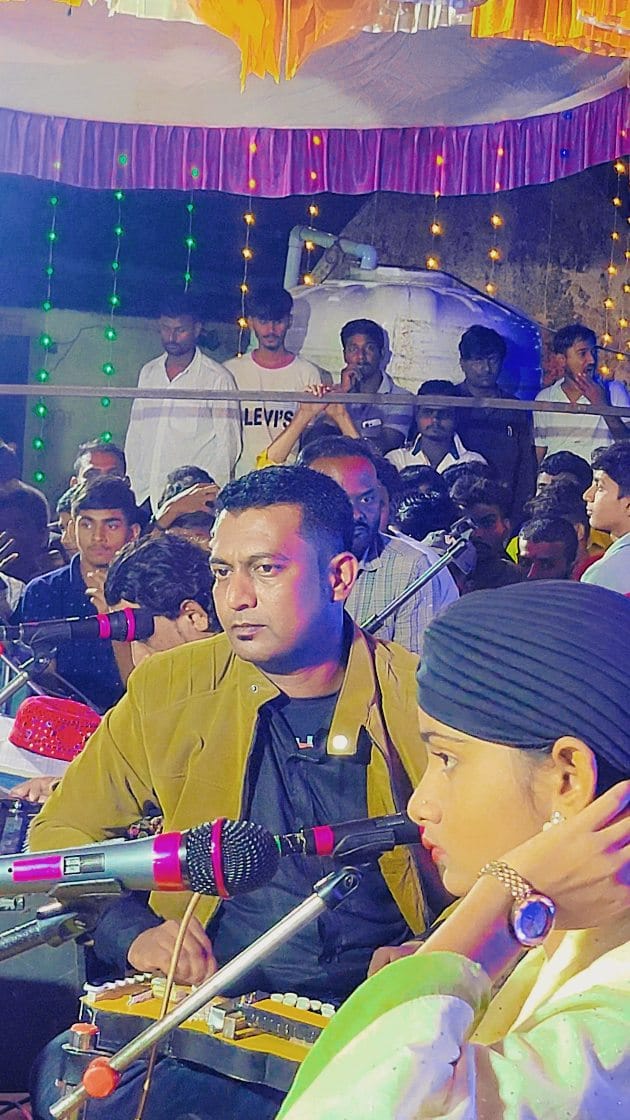 Post 10 by Farhan Khan on Instagram (video)
