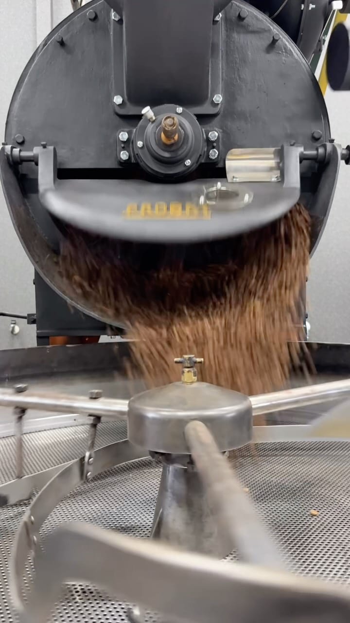 Post 7 by 𝙊𝙆 𝘾𝙊𝙁𝙁𝙀𝙀 𝙎𝙖𝙜𝙖 𝙍𝙤𝙖𝙨𝙩𝙚𝙧𝙮 on Instagram (video)