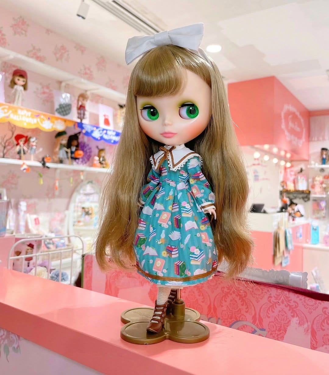 Post 2 by 【閉店】Junie Moon 新宿店 on Instagram (image)